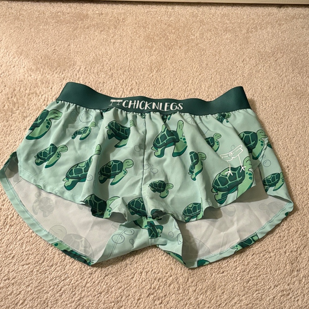 Women’s CHICKNLEGS running shorts